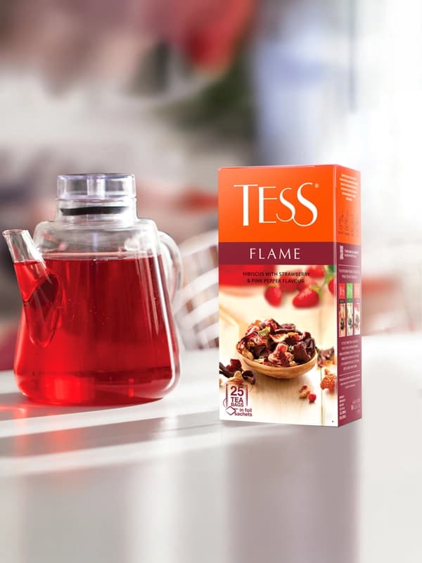Травяной чай Tess Flame Гибискус с ароматом земляники с розовым перцем, 2 г, 25 шт